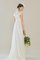 Klassisches A-Linie Ärmellos Brautkleid mit Blume mit Hohem Kragen - Bild 2