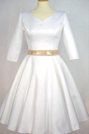A-Line Halbe Ärmeln Reißverschluss Kurzes Brautkleid aus Satin - Bild 1