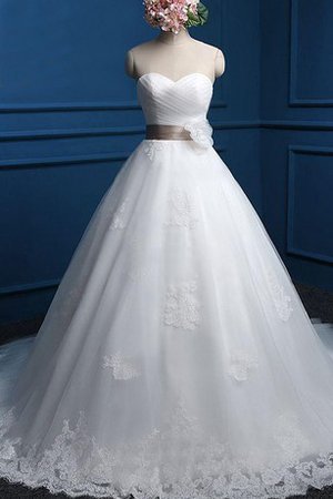 Spitze Herz-Ausschnitt Ärmelloses Brautkleid mit Bordüre mit Schleife - Bild 1