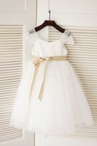 Tüll Duchesse-Linie Anständiges Bodenlanges Blumenmädchenkleid mit Schleife