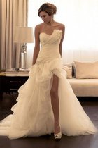 Organza Duchesse-Linie Sweep train Natürliche Taile Brautkleid mit Herz-Ausschnitt
