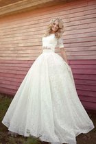 A-Line Duchesse-Linie Gericht Schleppe Kurzes Brautkleid mit Knöpfen