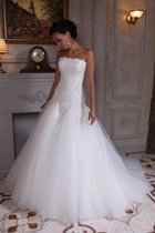A-Line Trägerlos Perlenbesetztes Natürliche Taile Brautkleid mit Reißverschluss