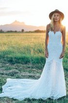 Reißverschluss Einfaches Romantisches Brautkleid mit Kapelle Schleppe ohne Ärmeln
