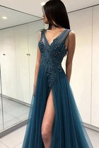 Beliebt V-Ausschnitt Prinzessin Natürliche Taile Tüll Bodenlanges Ballkleid mit Applike