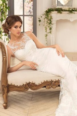 Normale Taille Glamouröses Sittsames Brautkleid mit Bordüre mit Gericht Schleppe