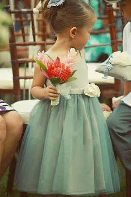 Normale Taille Ärmellos A-Linie Tüll Engelwurz Prinzessin Blumenmädchenkleid mit Blume