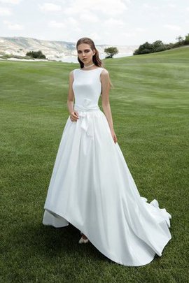 Klassisches Plissiertes Elegantes Legeres Brautkleid mit Schleife