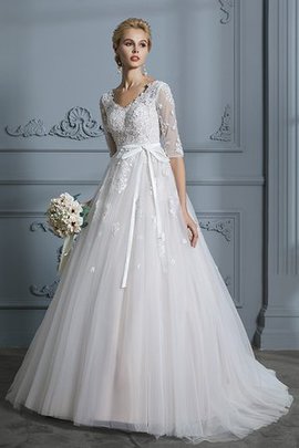 Duchesse-Linie Natürliche Taile V-Ausschnitt Niedlich Brautkleid mit Bordüre aus Tüll