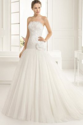 Sweep Zug Niedrige Taille Sexy Sittsames Brautkleid aus Spitze