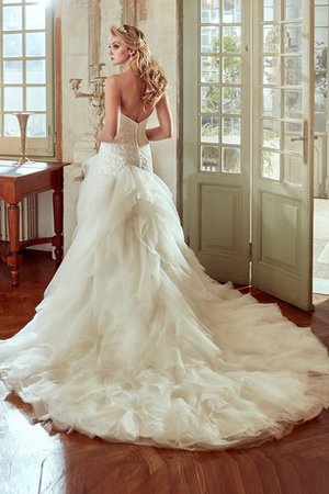 Gerüschtes Natürliche Taile Extravagantes Brautkleid mit Bordüre mit Rüschen - Bild 2
