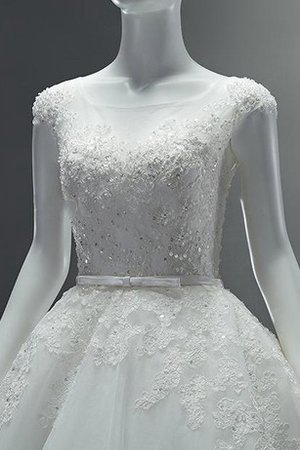 A linie Schaufel-Ausschnitt Perlenbesetztes Brautkleid aus Tüll mit Natürlicher Taille - Bild 2