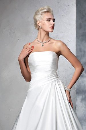 Trägerloser Ausschnitt Empire Taille Satin Anständiges Brautkleid ohne Ärmeln - Bild 7
