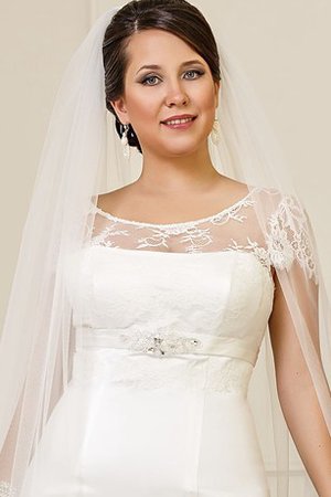 Schaufel-Ausschnitt Perlenbesetztes Bodenlanges Brautkleid mit Bordüre mit Gürtel - Bild 2