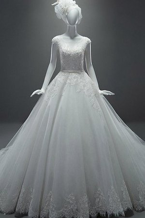 A linie Schaufel-Ausschnitt Perlenbesetztes Brautkleid aus Tüll mit Natürlicher Taille