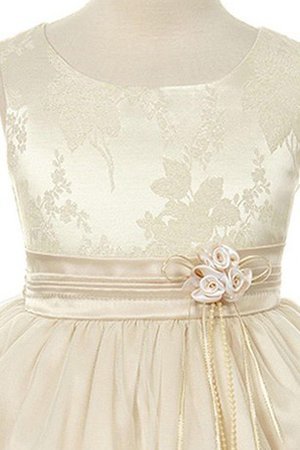 A-Line Schaufel-Ausschnitt Kurzes Blumenmädchenkleid aus Satin mit Blume - Bild 2