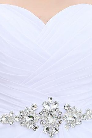 Outdoor Elegantes Sittsames Brautkleid mit Perlengürtel mit Kristall - Bild 2
