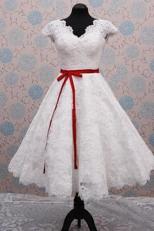Reißverschluss Prächtiges Wadenlanges Brautkleid mit V-Ausschnitt mit Gekappten Ärmeln