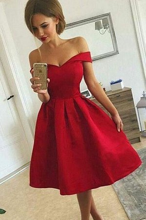 A Linie Satin Gerüschtes Ehrbar Knielanges Kurzes Cocktailkleid mit Natürlicher Taille