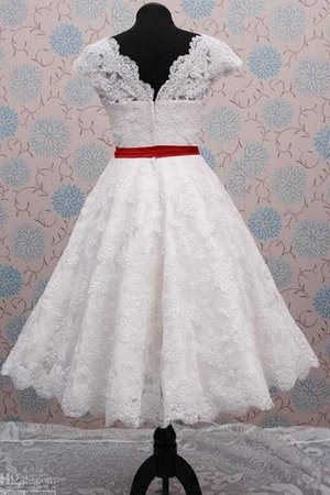 Reißverschluss Prächtiges Wadenlanges Brautkleid mit V-Ausschnitt mit Gekappten Ärmeln - Bild 2