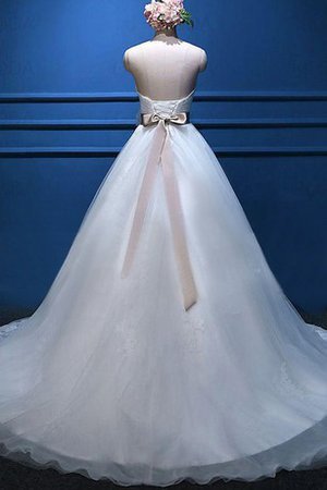 Spitze Herz-Ausschnitt Ärmelloses Brautkleid mit Bordüre mit Schleife - Bild 2