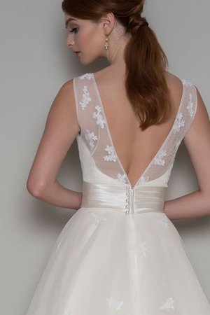A-Line Ärmelloses Natürliche Taile Brautkleid aus Tüll mit Gericht Schleppe - Bild 2
