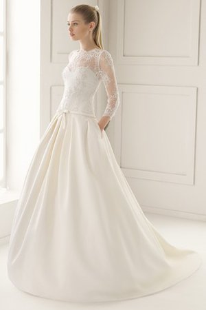 Gerüschtes Hoher Ausschnitt Elegantes Brautkleid aus Satin mit Bordüre