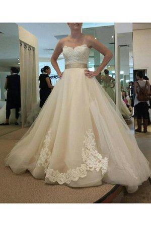 Sweep Zug Extravagantes Brautkleid mit Schleife mit Bordüre