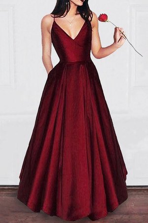 V-Ausschnitt Satin Junoesque Prinzessin Normale Taille A Linie Ballkleid mit Rüschen - Bild 1