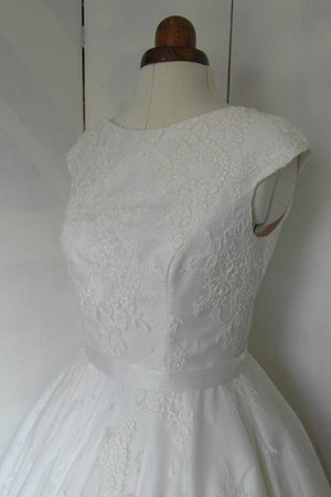Reißverschluss Kurze Ärmeln Schlichtes Brautkleid mit Bordüre mit Gekappten Ärmeln - Bild 2