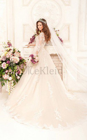 Tüll Perlenbesetztes Romantisches Konservatives Brautkleid mit Schaufel Ausschnitt