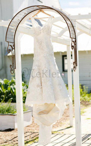 Spitze Ärmellos Prächtiges Sittsames Brautkleid mit Reißverschluss