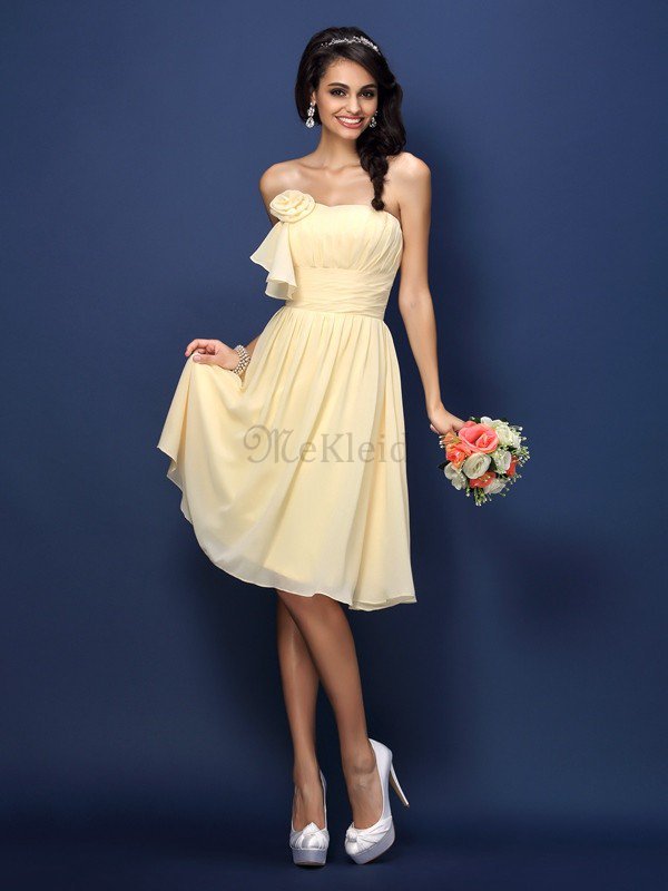 Normale Taille A-Linie Plissiertes Ärmelloses Brautjungfernkleid mit Blume